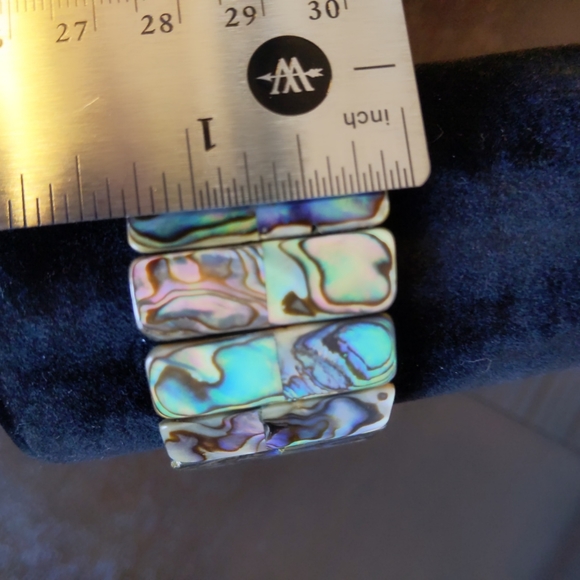 HP🎉Abalone Stretch Bracelets - Picture 9 of 10